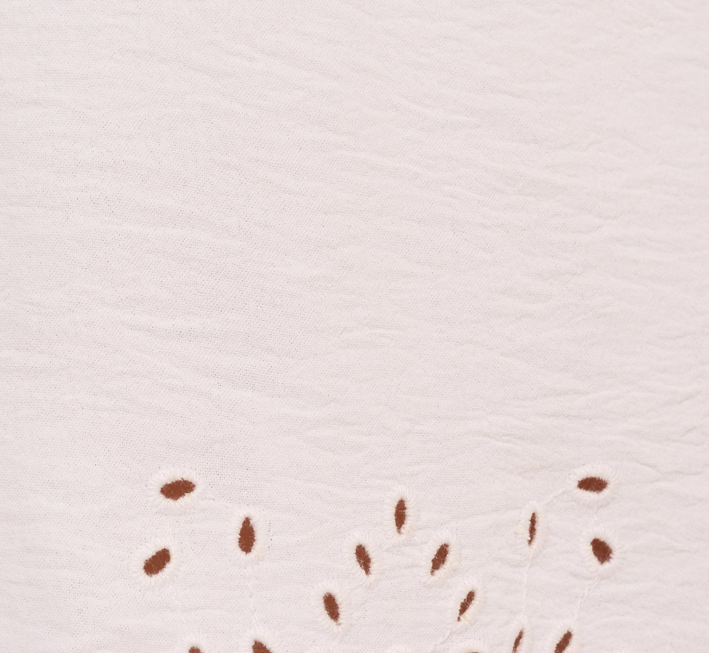 Short Sleeve Scalloped Eyelet Top In White