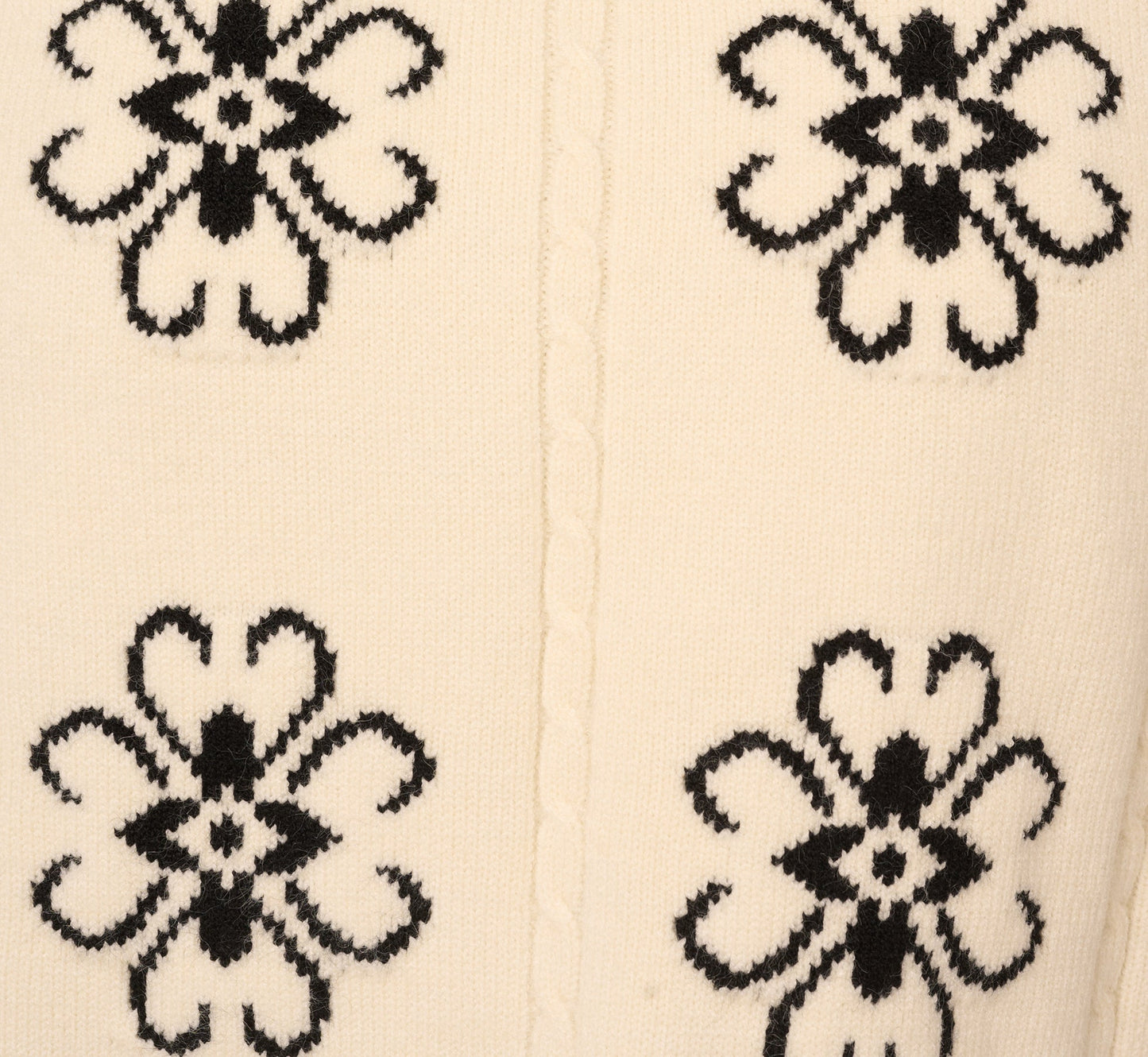Floral Cable Knit Pullover Sweater In Cream Black