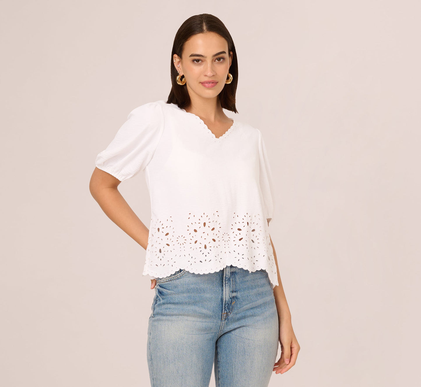 Short Sleeve Scalloped Eyelet Top In White