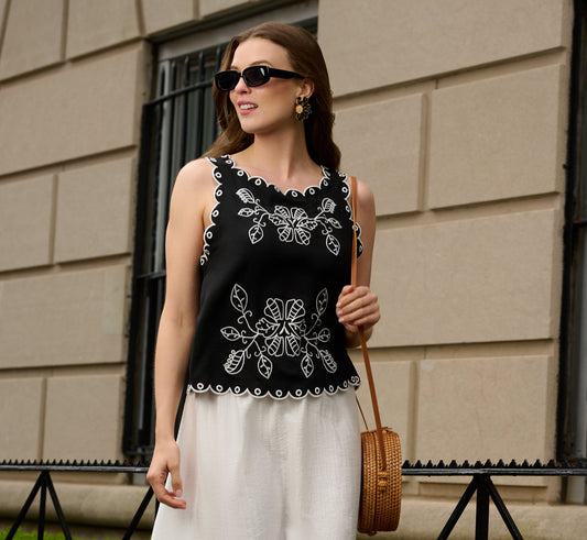 Sleeveless Cropped Floral Embroidered Top In Black Ivory