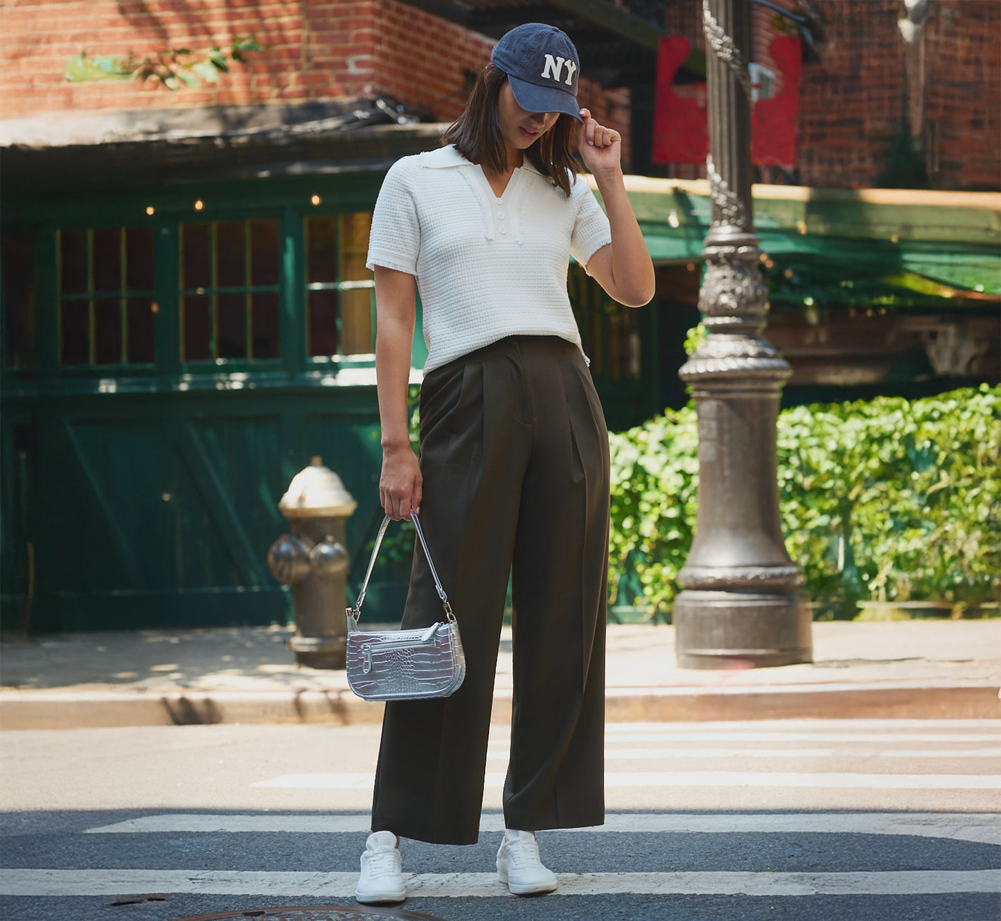 Wide Leg Pleated Trouser In Military Green