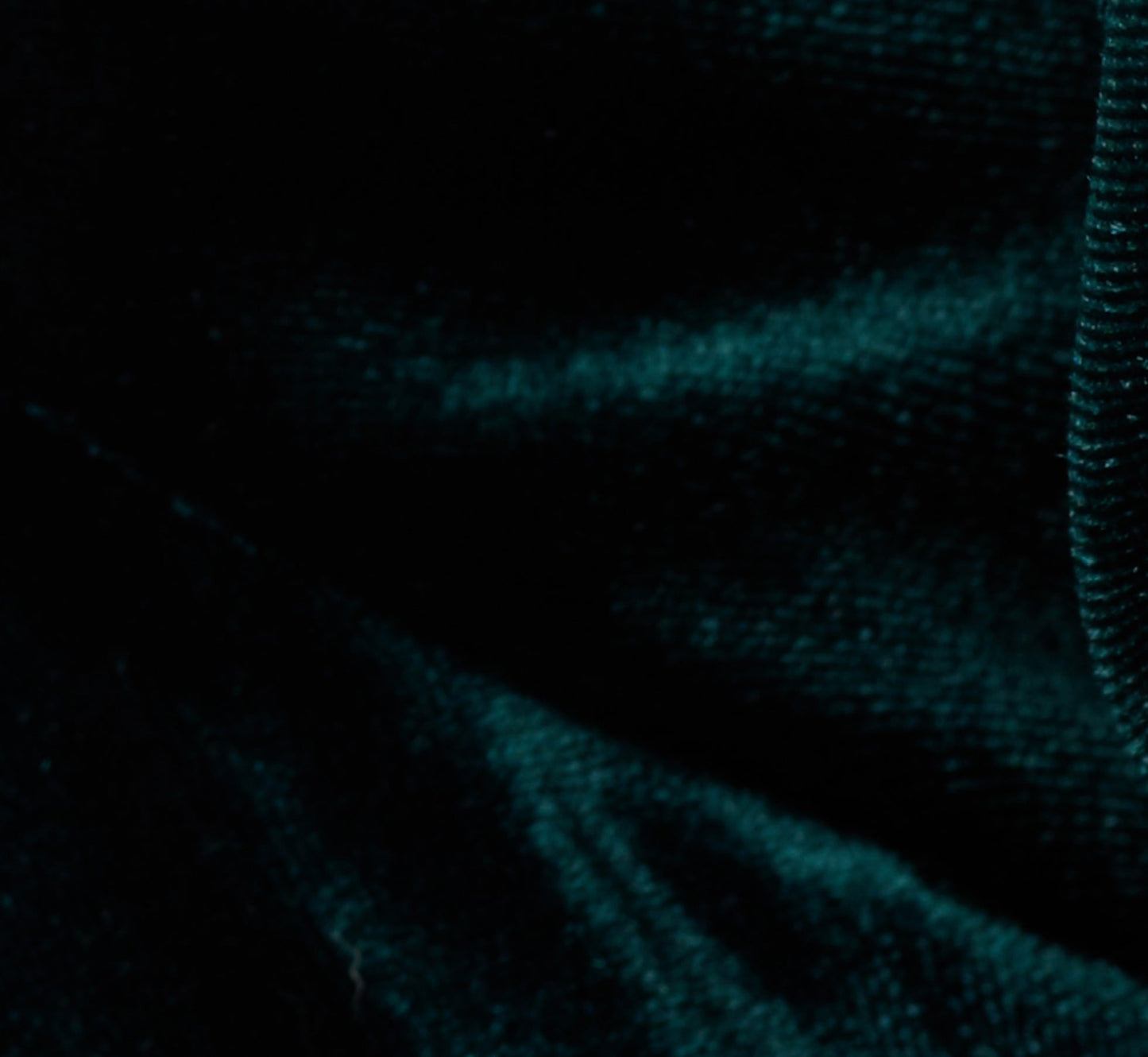 Velvet Sheath Dress With Tiered Three Quarter Sleeves In Hunter